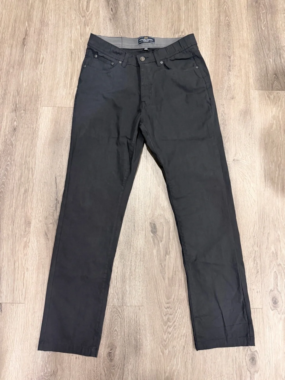 Men's Straight-Leg Jeans in Black — Classic Everyday Style